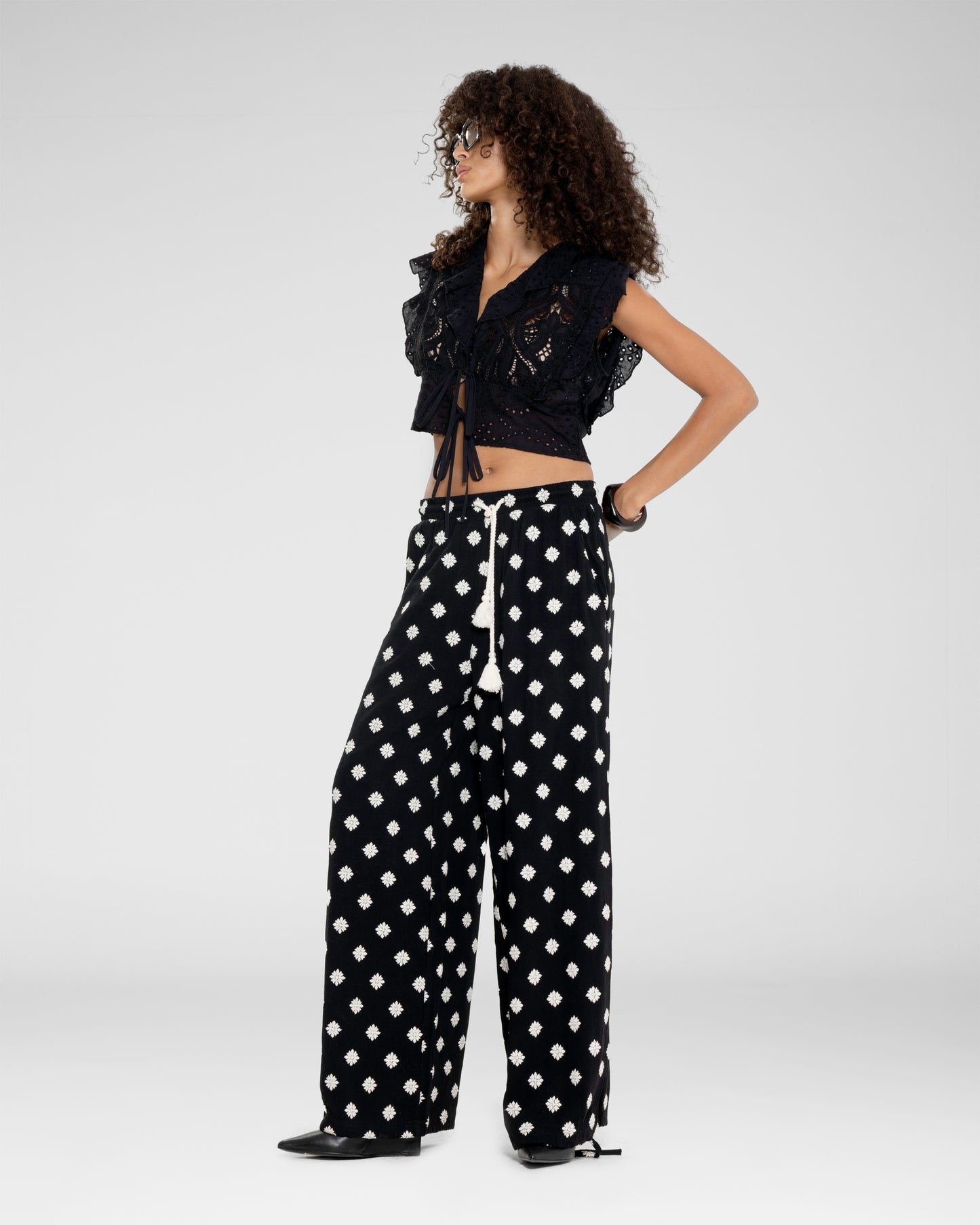 Eyelet heaven top