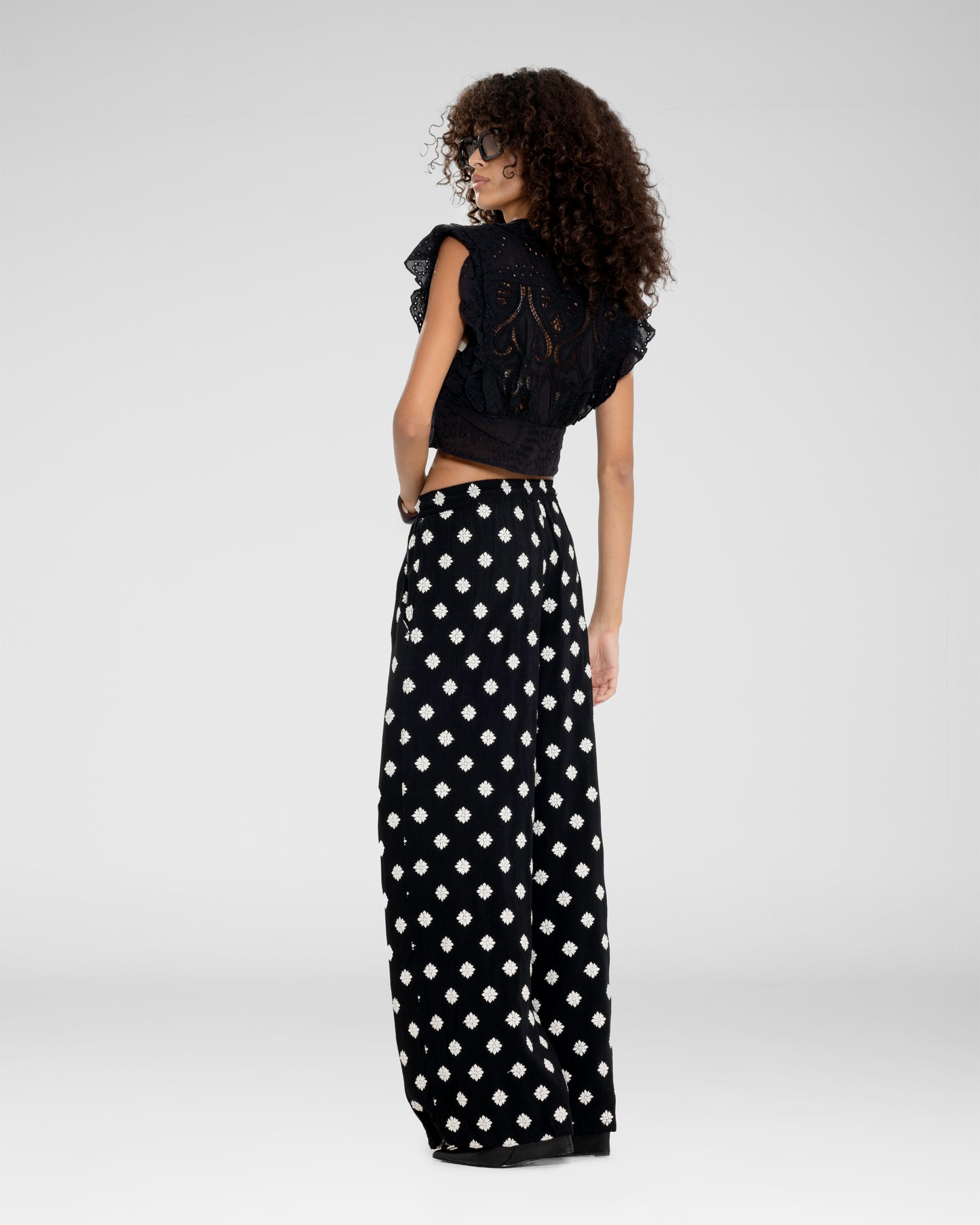 Eyelet heaven top