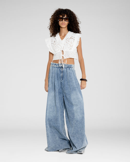 Eyelet Heaven Top