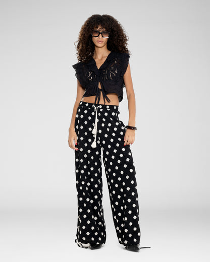 Eyelet heaven top