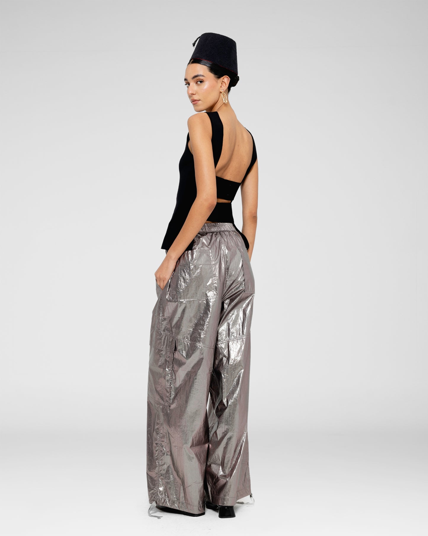 Sleek Scoop Tank